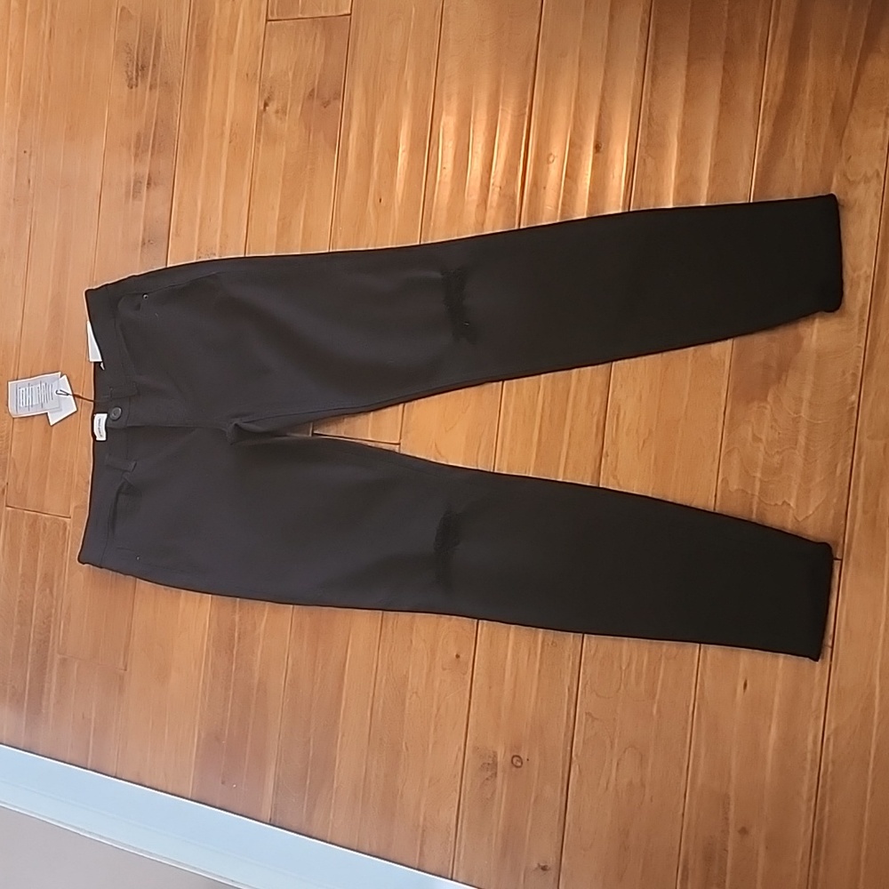 NWT SNEAK PEEK Mid Rise Fray Hem 5/27